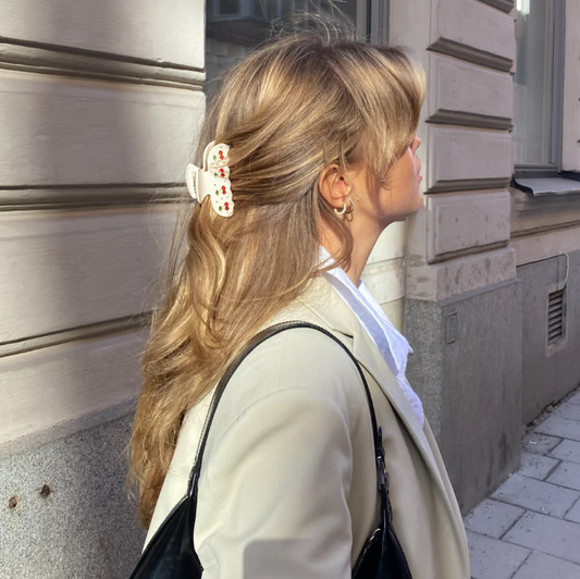 Cherry claw clip