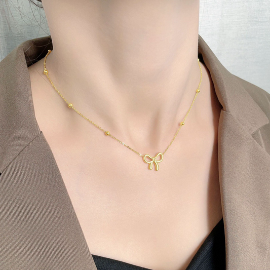 Bow necklace