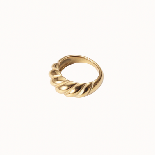 Croissant ring